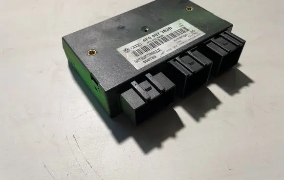 Audi A6 S6 C6 4F Tow bar trailer control unit/module 4F0907383B
