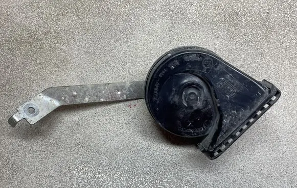 Opel Insignia B Horn signal 39088255