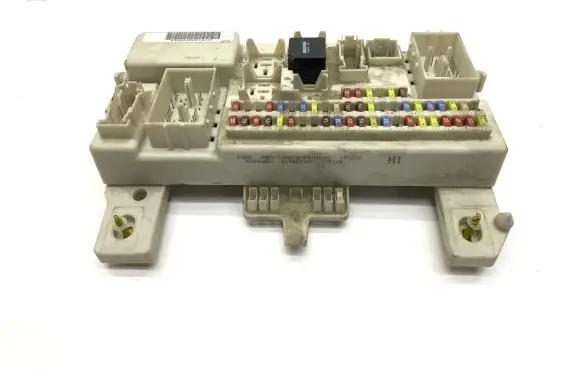 Ford C-MAX I Fuse module 30S519027403