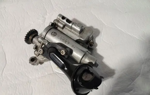 Audi A3 S3 8V Oil pump 06H115105DH