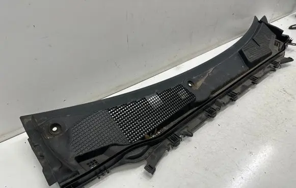 Mercedes-Benz CLA C118 X118 Wiper trim A1778305800