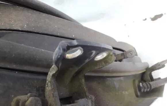 Volvo S40, V40 Rear door lower hinge