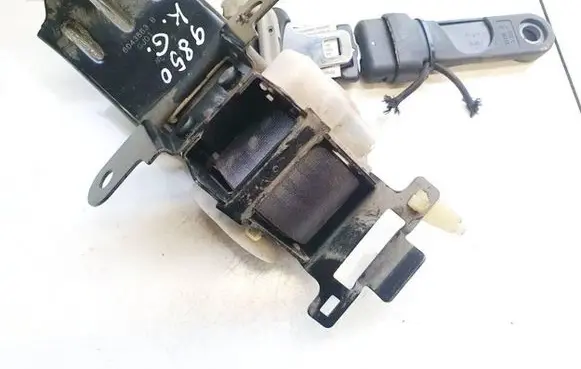 Honda FR-V Rear seatbelt 6043663b 6042163a1