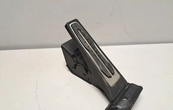 BMW 3 G20 G21 Accelerator throttle pedal 6889820 5A47458