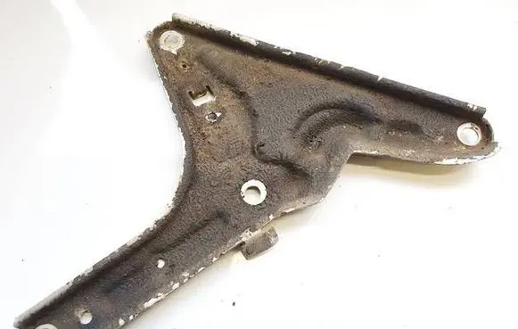 Renault Megane I Engine mounting bracket 