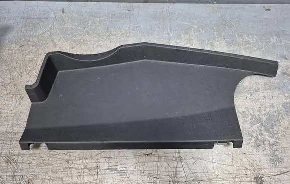 Audi RS Q8 Wiper trim 4M8819447
