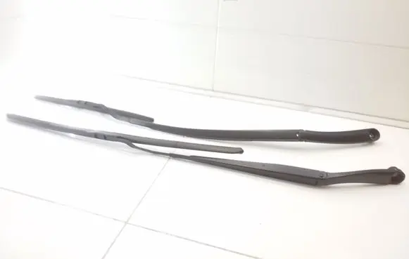 KIA EV6 Front wiper blade arm