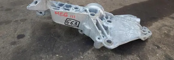 Renault Megane III Generator/alternator bracket 8200669495