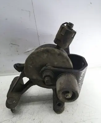 Toyota Auris 150 Engine mount bracket