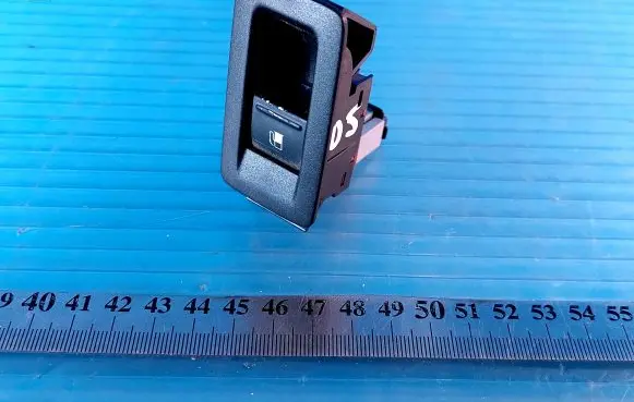 Volkswagen Touran I Fuel tank opening switch 1F0959527
