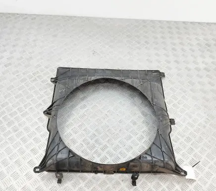 Iveco Daily 6th gen Radiator cooling fan shroud 5802496311
