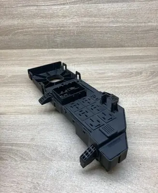 Opel Vectra C Fuse module 13223679