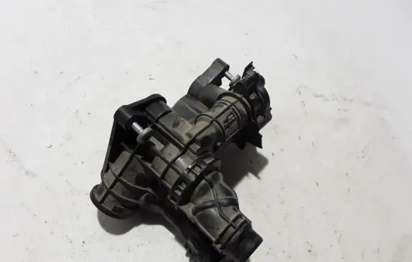 Thermostat/thermostat housing