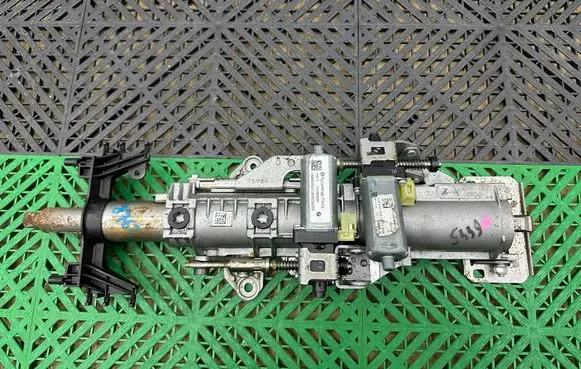 BMW X5 F15 Steering wheel axle 746773 15120800209 603910715