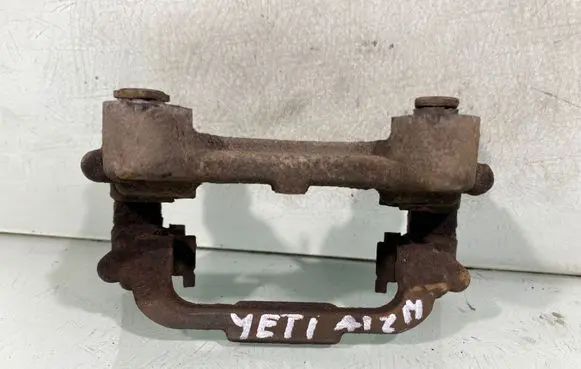 Skoda Yeti (5L) Brake caliper pad carrier rear 