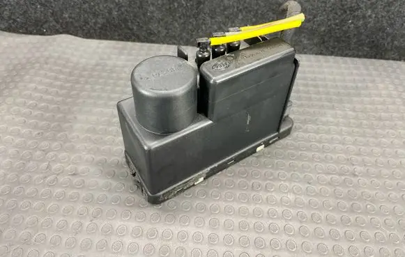 Mercedes-Benz SL R129 Central locking vacuum pump 1298000248 1298001548 A1298000248