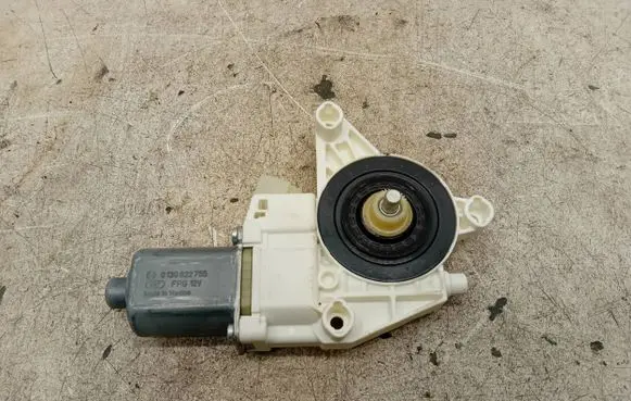 Mercedes-Benz GL X166 Front door window regulator motor A1669060301 937672100 937672
