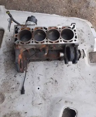 Opel Astra G Engine block 