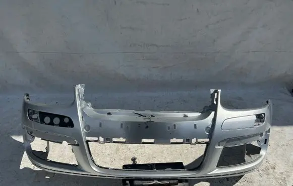 Volkswagen Golf V Front bumper 1K0807221D