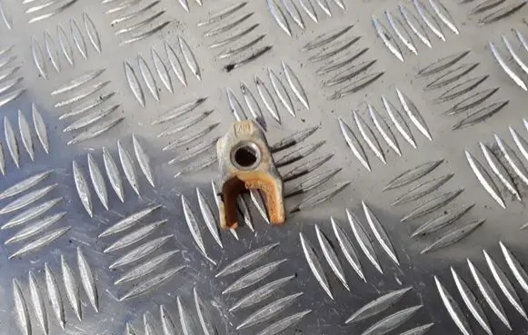 Nissan Qashqai Fuel Injector clamp holder