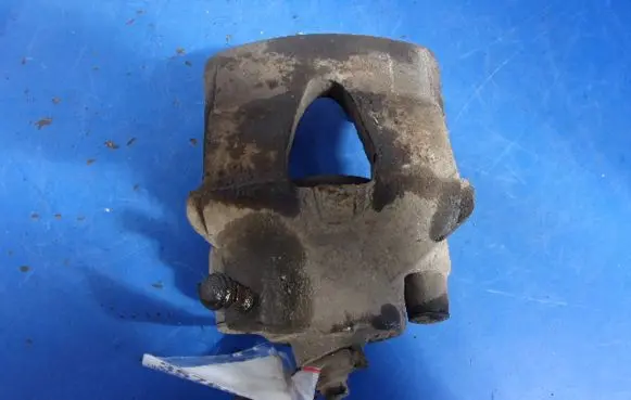 Volkswagen Golf IV Front brake caliper