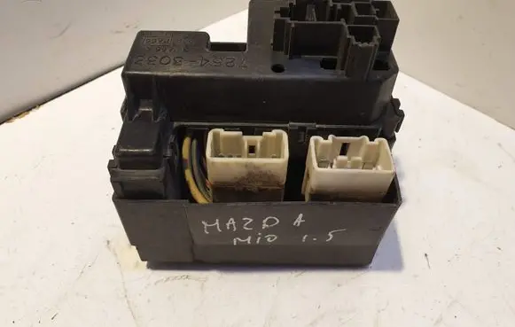 Mazda 323 F Fuse box set 72543033