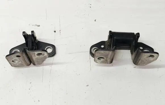 Dodge Durango III Rear door upper hinge