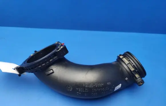 Mercedes-Benz C W205 Air intake duct part A6510901942 0113794A40 12708A