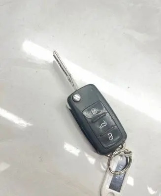 Volkswagen Caddy Ignition key/card 5K0837202AD 5FA01018002