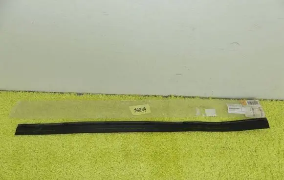Mini Cooper Countryman R60 Front door trim (molding) 9807147 51339807147