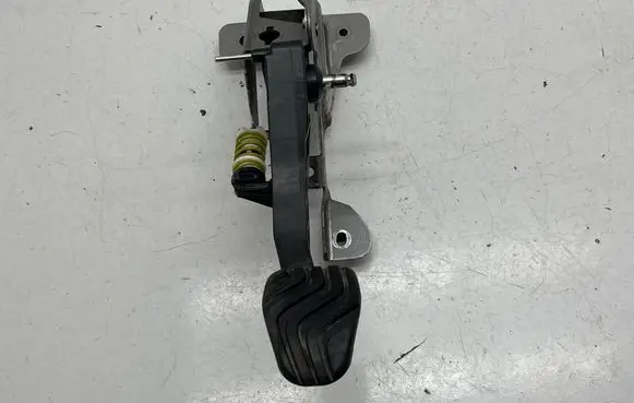 Renault Megane IV Clutch pedal 465036251R 00636217