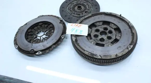 Volkswagen Golf VI Clutch set kit 022141031S