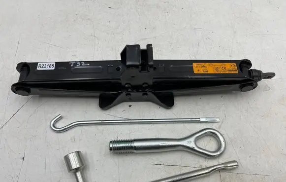 Nissan Rogue Tool set 995504bz0b