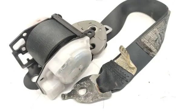 Mitsubishi Grandis Third row seat belt 7032N TKAB2N698 27122005