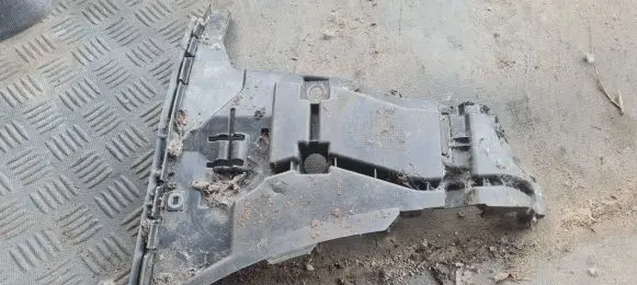 Volvo S60 Front bumper mounting bracket 08693182