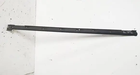 Audi Q4 Sportback e-tron Front sill (body part) 89A825212
