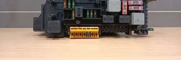 Mercedes-Benz C W204 Fuse module 2044423600 5DK00922528 2045458601