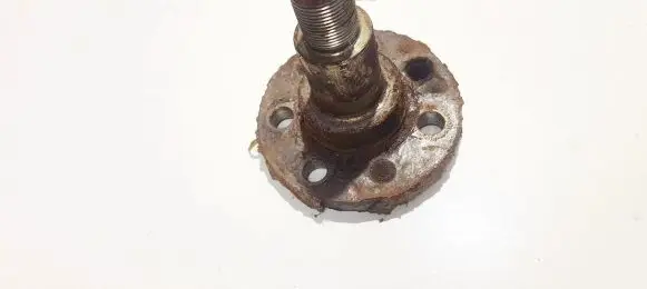 Volkswagen Polo Stub axle 
