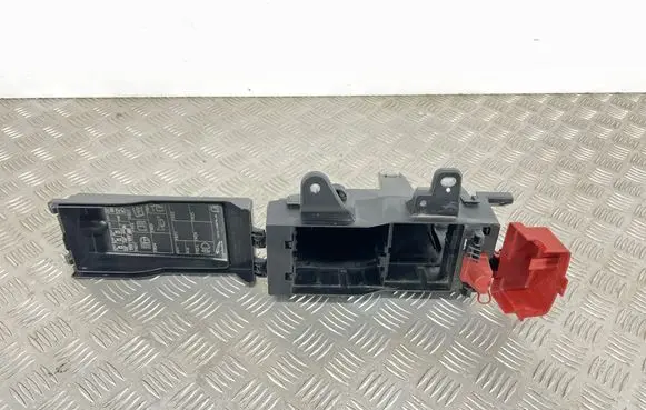 Jaguar XE Fuse box set GX7314A067AA