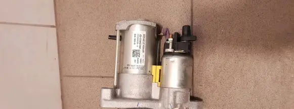 Dacia Sandero III Starter motor 233008820R KR3S11000AA