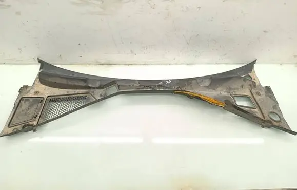 Alfa Romeo Giulia Wiper trim 