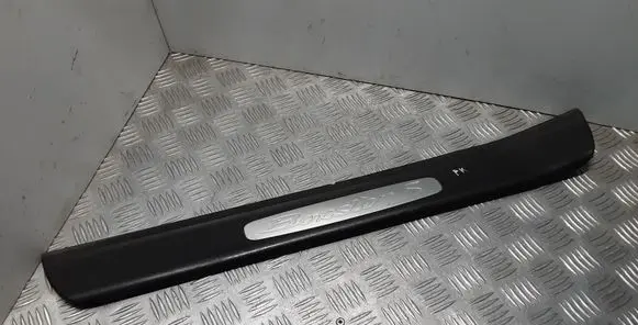 Front sill trim cover