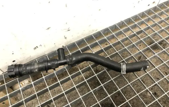 Chevrolet Camaro Engine coolant pipe/hose 84126753