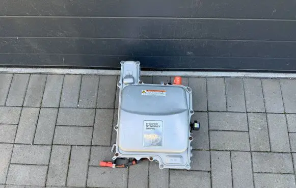 Toyota Prius Prime Voltage converter inverter G927047040