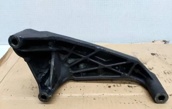 Volkswagen Transporter - Caravelle T5 Engine mounting bracket 038199207AK KS11F