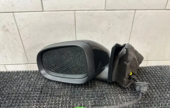 Volvo S60 Front door electric wing mirror 31371153