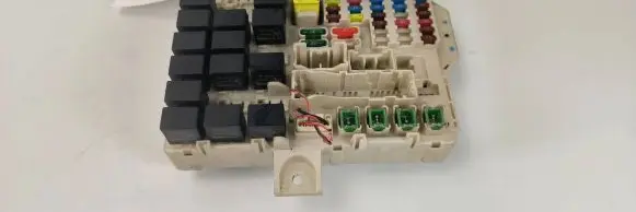 Mitsubishi Colt Relay mounting block 