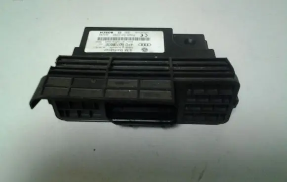 Audi Q7 4L Power management control unit 4F0907280E 4F0910280