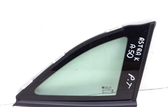 Mitsubishi Pajero Rear side window 39045687