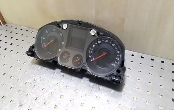 Volkswagen PASSAT B6 Speedometer (instrument cluster)